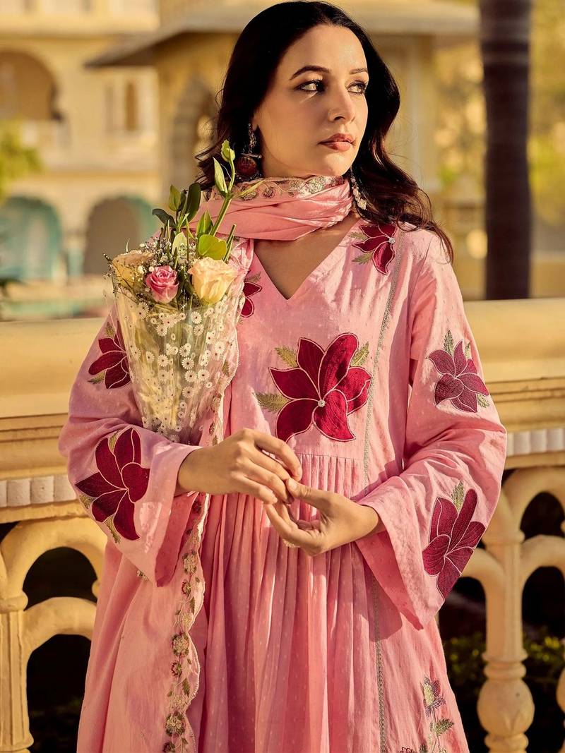 Women Floral Embroidered Pleated Thread Work Pure Cotton Kurta with Trousers & With Dupatta