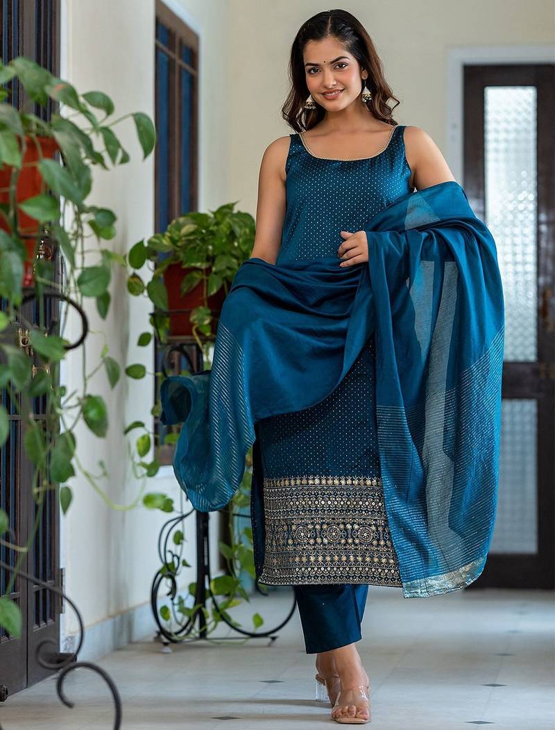 Women Ethnic Motifs Printed Regular Mirror Work Kurta with Trousers & With Dupatta