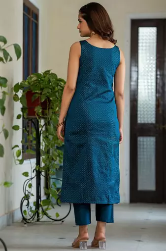 Women Ethnic Motifs Printed Regular Mirror Work Kurta with Trousers & With Dupatta