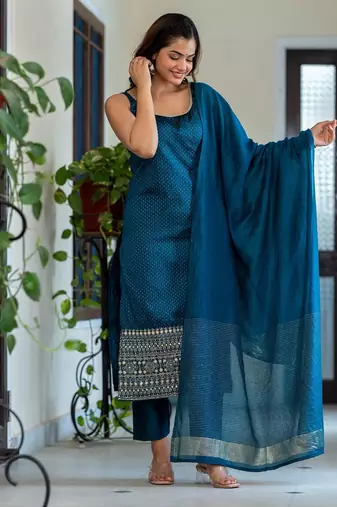 Women Ethnic Motifs Printed Regular Mirror Work Kurta with Trousers & With Dupatta