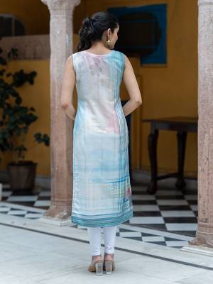 Digital Printed V-Neck Straight Kurta 5