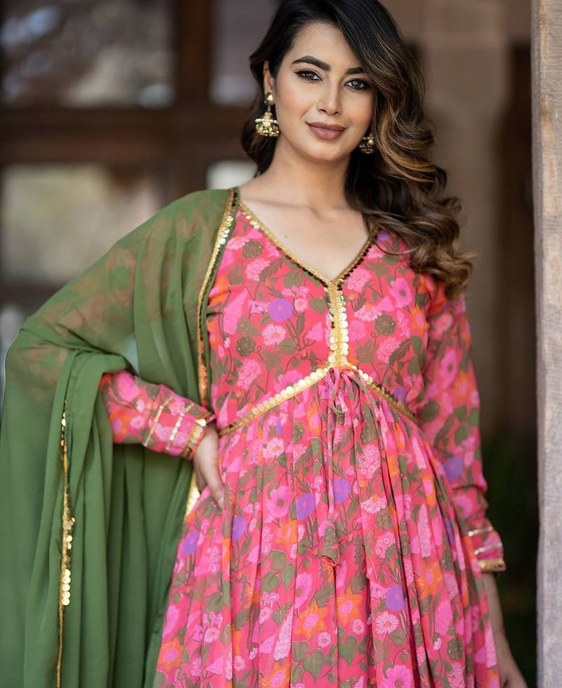 Floral Printed V-Neck Long Sleeves Kurta with Trousers & With Dupatta