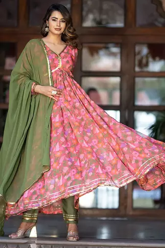 Floral Printed V-Neck Long Sleeves Kurta with Trousers & With Dupatta