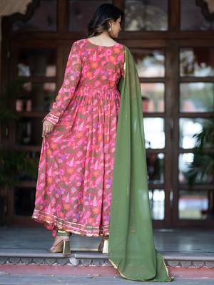 Floral Printed V-Neck Long Sleeves Kurta with Trousers & With Dupatta 4