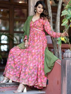 Floral Printed V-Neck Long Sleeves Kurta with Trousers & With Dupatta 5