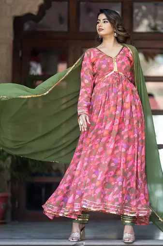 Floral Printed V-Neck Long Sleeves Kurta with Trousers & With Dupatta