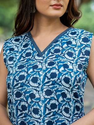 Women Ethnic Motifs Printed Regular Pure Cotton Kurta with Trousers 5