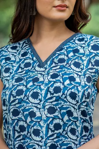 Women Ethnic Motifs Printed Regular Pure Cotton Kurta with Trousers