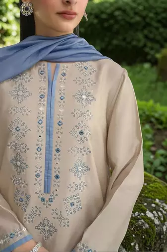 Women Ethnic Motifs Embroidered Regular Mirror Work Chanderi Silk Kurta with Trousers & With Dupatta