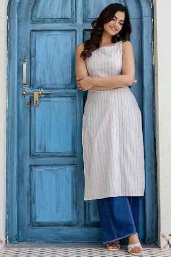 Women Striped Round Neck Sleeveless Kurta