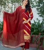 Women Leheriya Dyed Regular Pure Silk Kurta with Trousers & With Dupatta