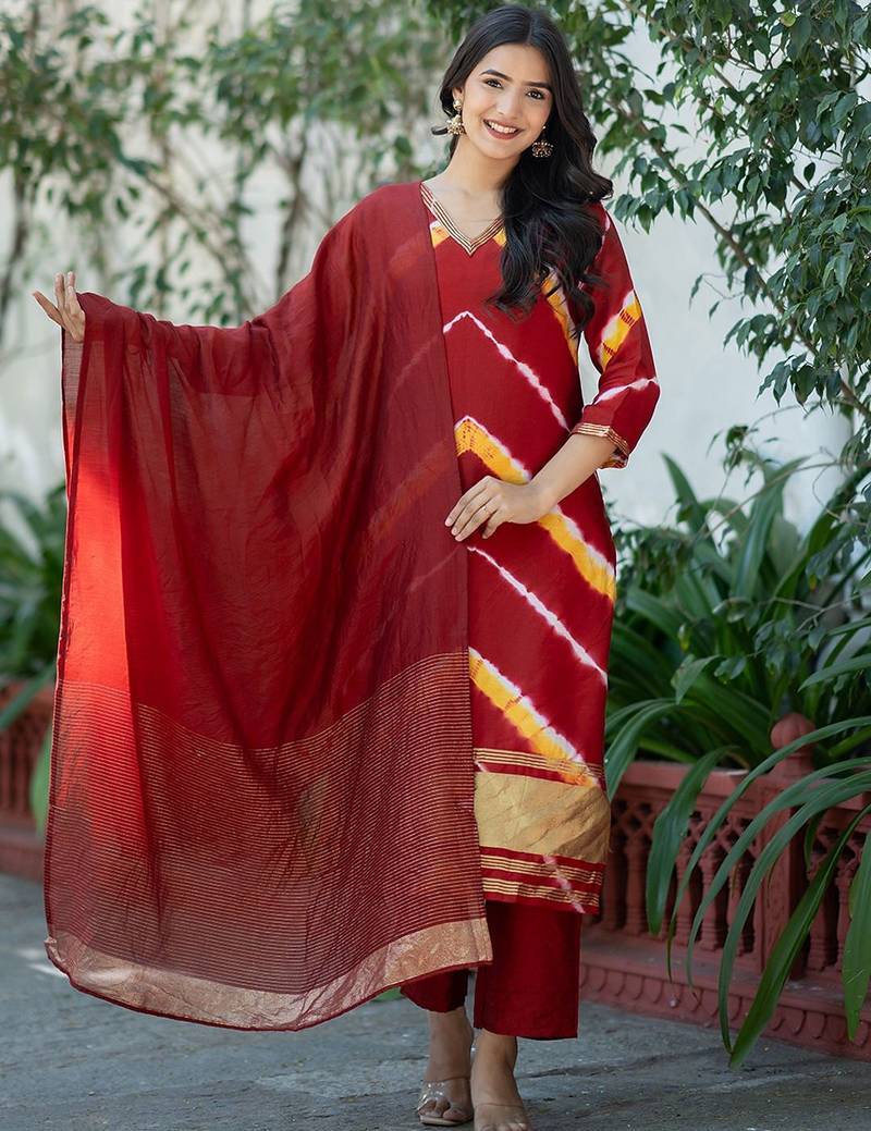 Women Leheriya Dyed Regular Pure Silk Kurta with Trousers & With Dupatta