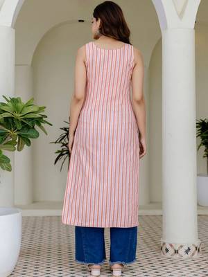 Women Striped Jacquard Kurta 4