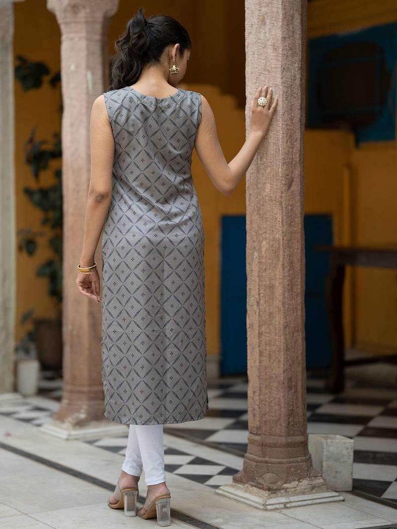 Floral Printed V-Neck Sleeveless Straight Kurta