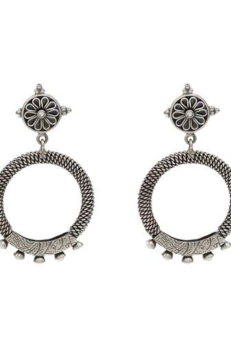 Silver plated pearl circular stud earrings