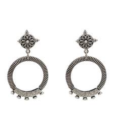 Silver plated pearl circular stud earrings