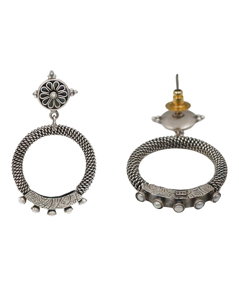 Silver plated pearl circular stud earrings