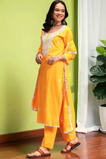 Women Ethnic Motifs Thread Work Pure Cotton Kurta with Trousers & Dupatta