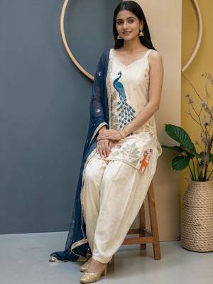 Women Ethnic Motifs Embroidered Regular Kurta with Patiala & With Dupatta 4