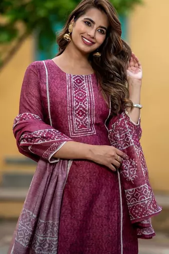 Women Ethnic Motifs Printed Regular Chanderi Silk Kurta with Trousers & With Dupatta