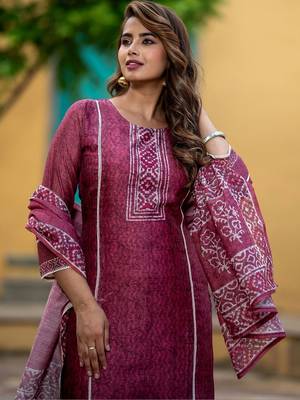 Women Ethnic Motifs Printed Regular Chanderi Silk Kurta with Trousers & With Dupatta 7