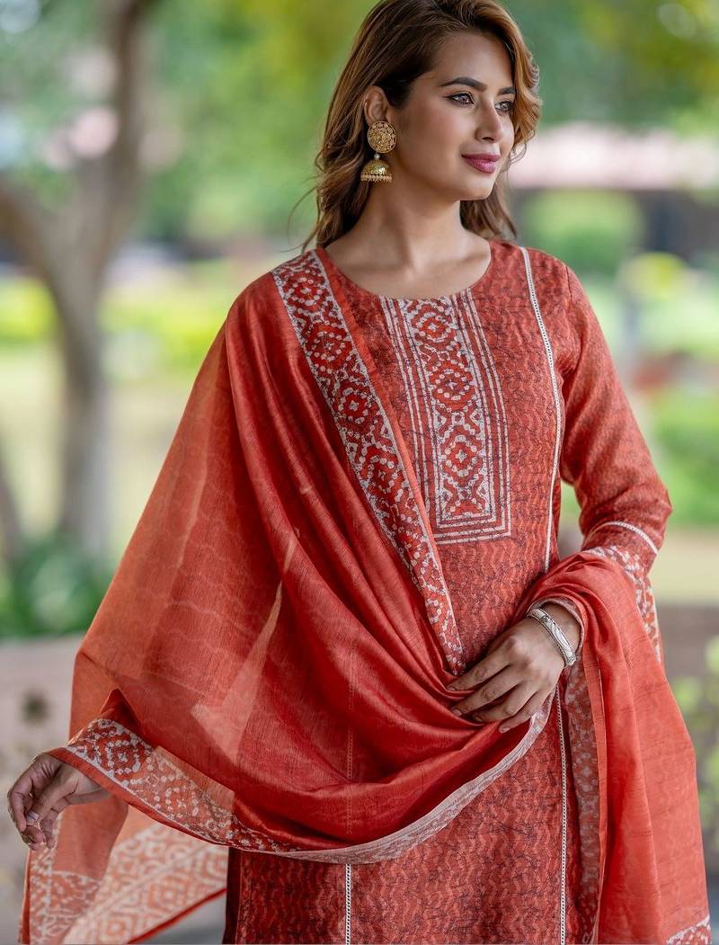 Women Ethnic Motifs Printed Regular Chanderi Silk Kurta with Trousers & With Dupatta