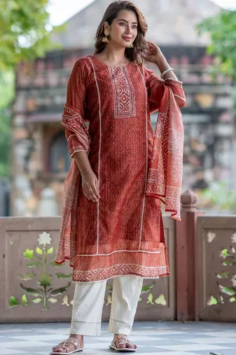 Women Ethnic Motifs Printed Regular Chanderi Silk Kurta with Trousers & With Dupatta