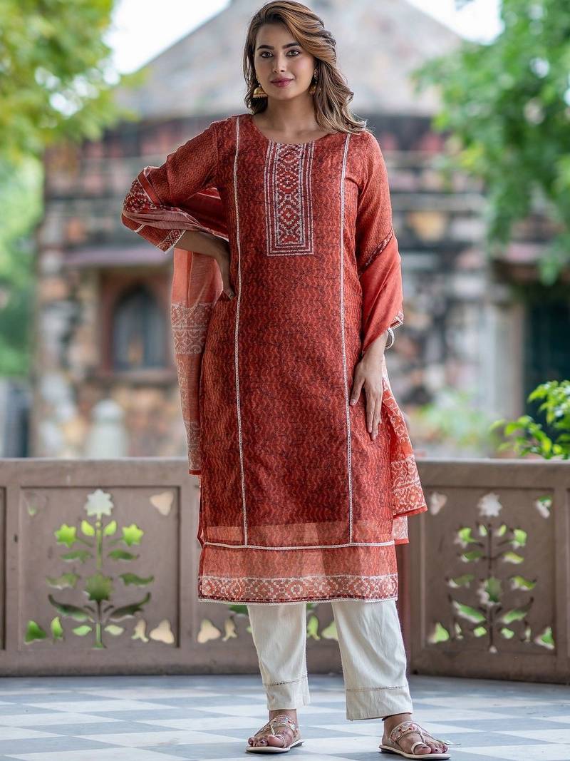 Women Ethnic Motifs Printed Regular Chanderi Silk Kurta with Trousers & With Dupatta