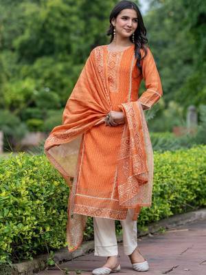 Women Ethnic Motifs Printed Regular Chanderi Silk Kurta with Trousers & With Dupatta 1