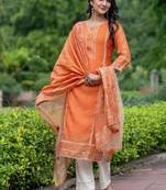 Women Ethnic Motifs Printed Regular Chanderi Silk Kurta with Trousers & With Dupatta