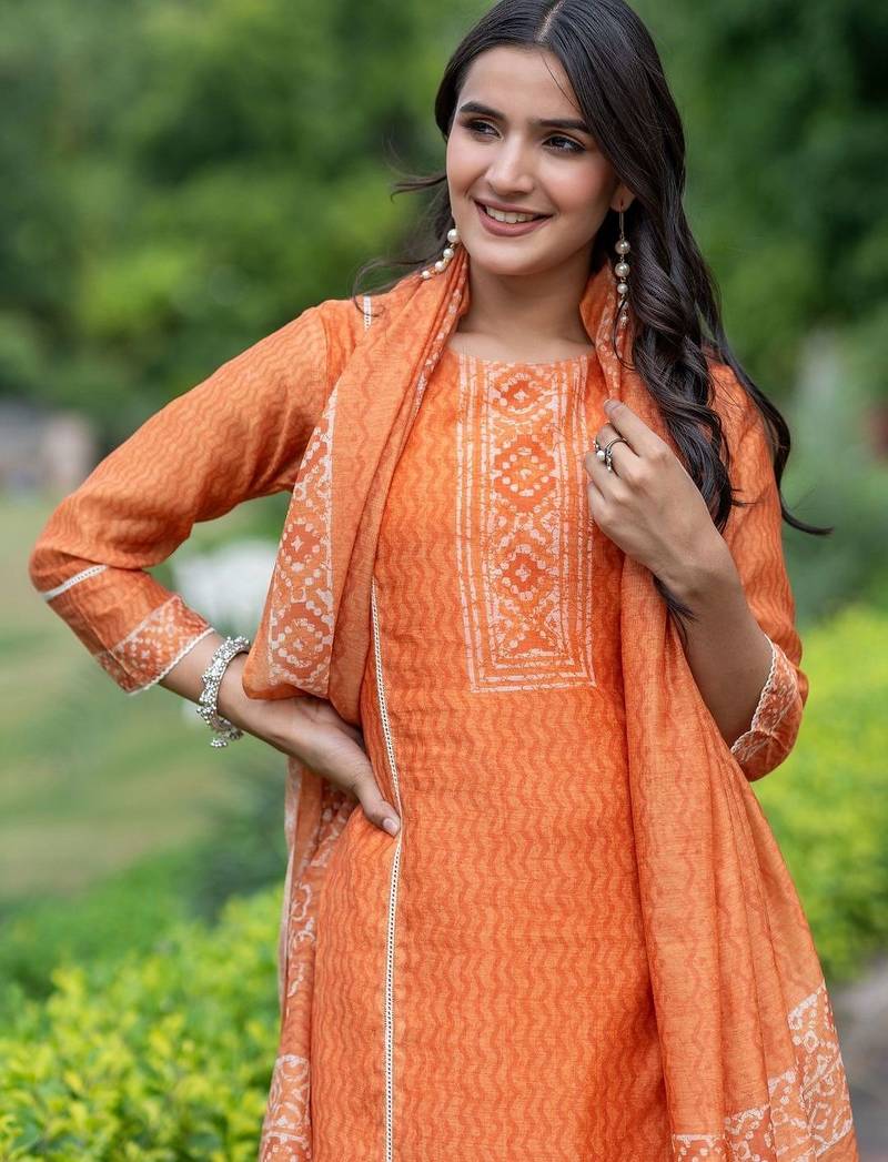 Women Ethnic Motifs Printed Regular Chanderi Silk Kurta with Trousers & With Dupatta