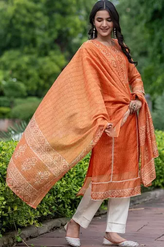 Women Ethnic Motifs Printed Regular Chanderi Silk Kurta with Trousers & With Dupatta