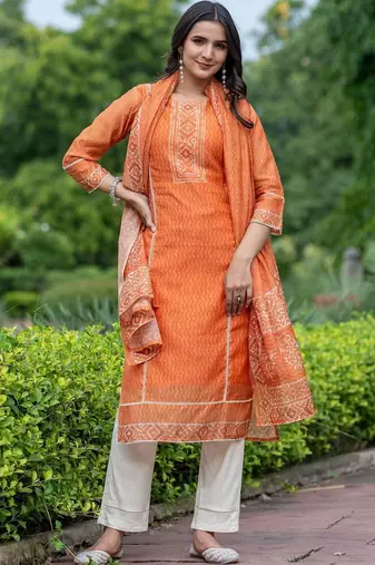 Women Ethnic Motifs Printed Regular Chanderi Silk Kurta with Trousers & With Dupatta