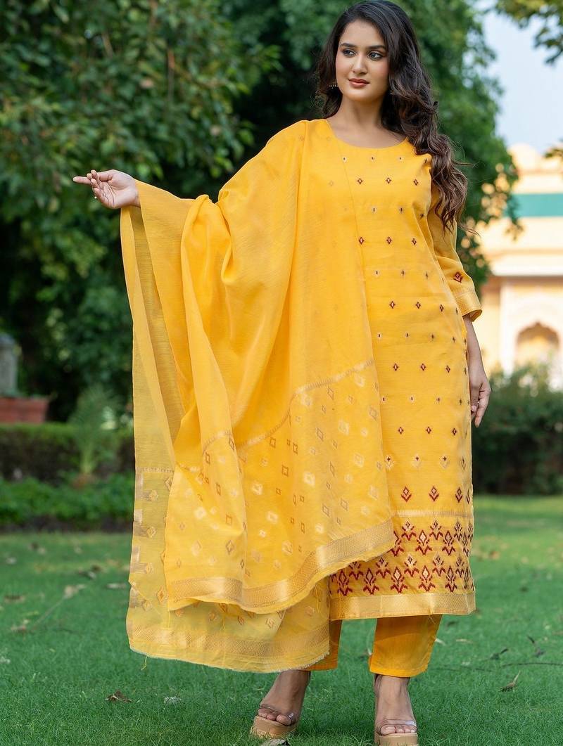 Women Ethnic Motifs Regular Kurta with Trousers & With Dupatta