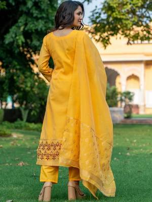Women Ethnic Motifs Regular Kurta with Trousers & With Dupatta 4