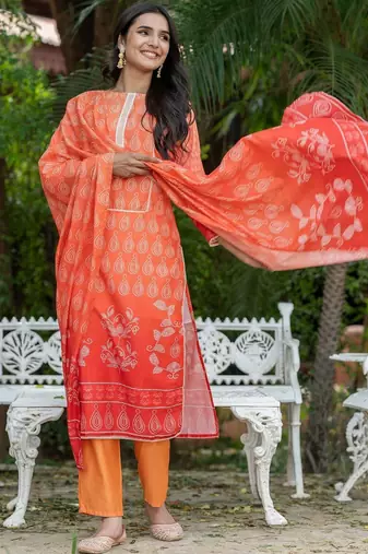 Women Ethnic Motifs Printed Regular Kurta with Trousers & With Dupatta