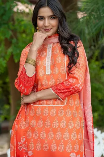 Women Ethnic Motifs Printed Regular Kurta with Trousers & With Dupatta