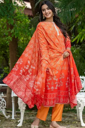 Women Ethnic Motifs Printed Regular Kurta with Trousers & With Dupatta