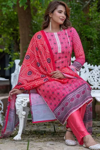 Women Ethnic Motifs Printed Regular Kurta with Trousers & With Dupatta