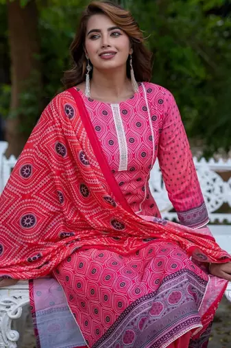 Women Ethnic Motifs Printed Regular Kurta with Trousers & With Dupatta
