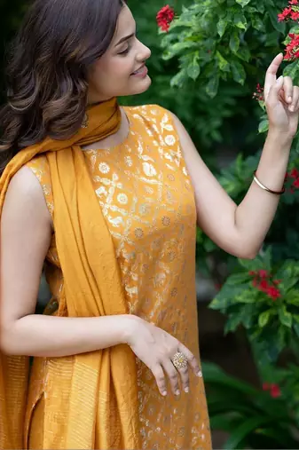 Women Ethnic Motifs Regular Kurta with Trousers & With Dupatta