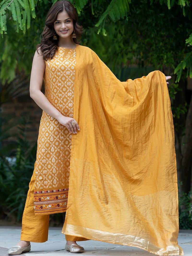 Women Ethnic Motifs Regular Kurta with Trousers & With Dupatta