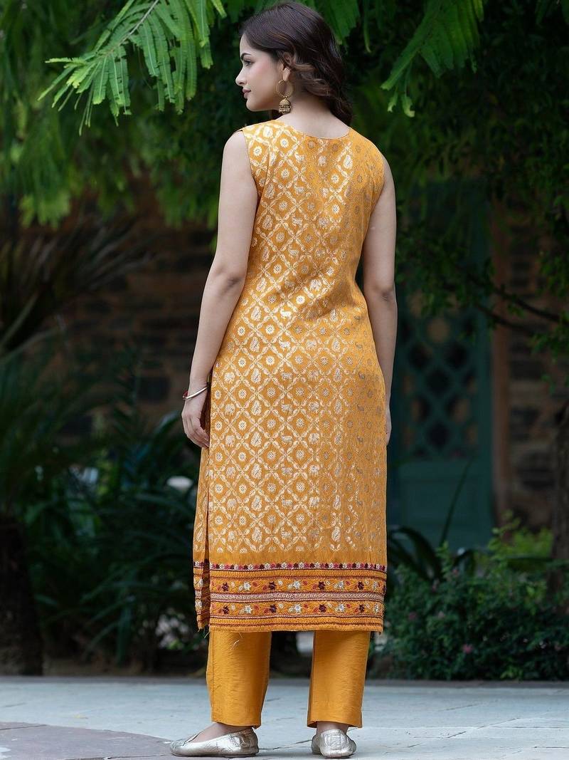 Women Ethnic Motifs Regular Kurta with Trousers & With Dupatta