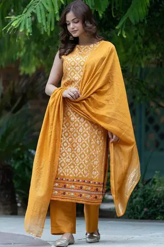 Women Ethnic Motifs Regular Kurta with Trousers & With Dupatta