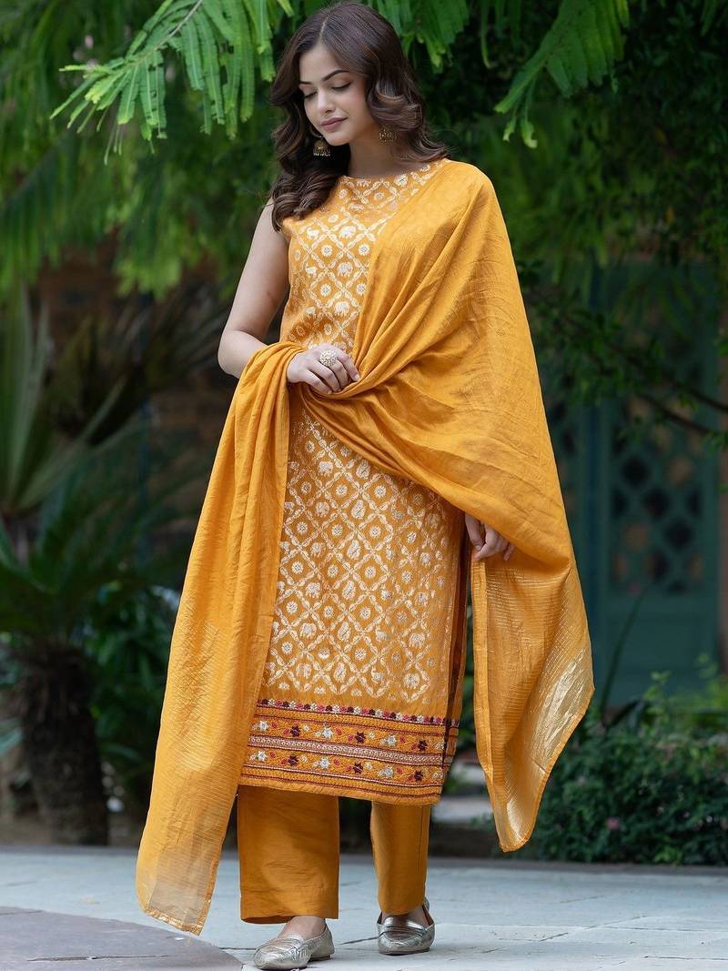 Women Ethnic Motifs Regular Kurta with Trousers & With Dupatta