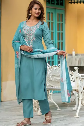 Women Floral Embroidered Regular Thread Work Kurta with Trousers & With Dupatta