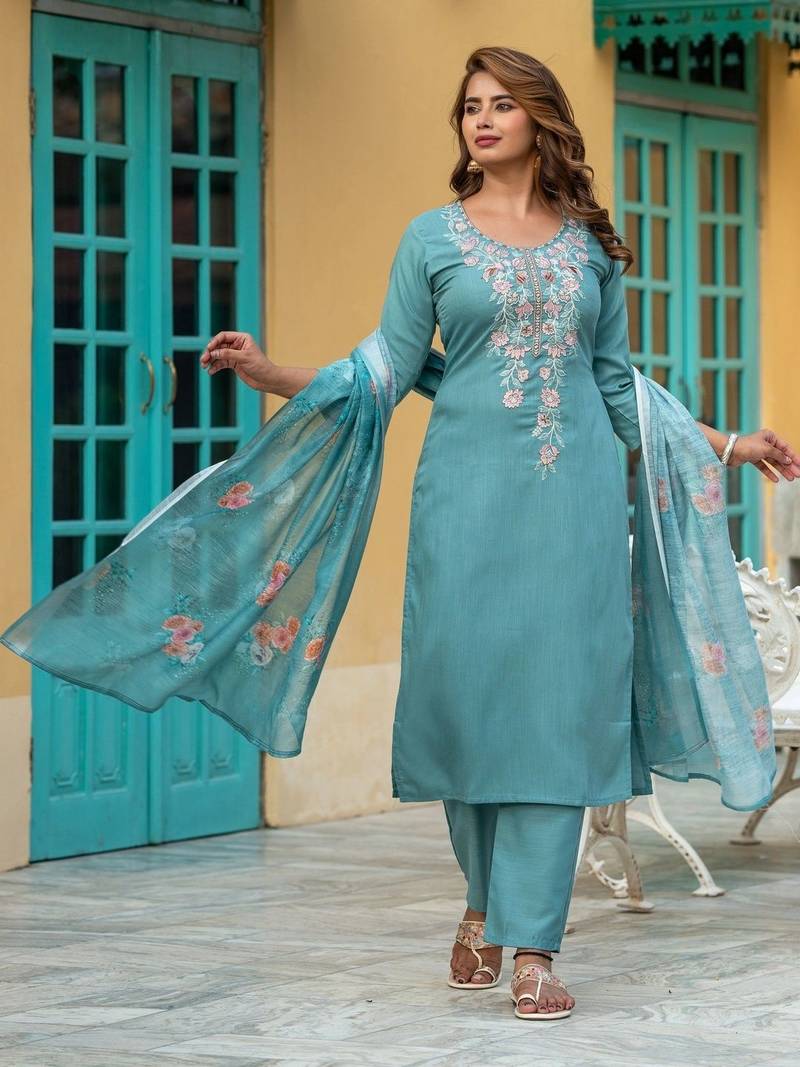 Women Floral Embroidered Regular Thread Work Kurta with Trousers & With Dupatta