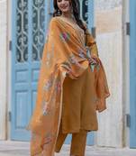 Women Floral Embroidered Regular Thread Work Kurta with Trousers & With Dupatta