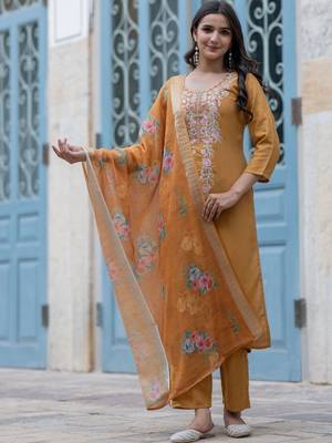 Women Floral Embroidered Regular Thread Work Kurta with Trousers & With Dupatta 5