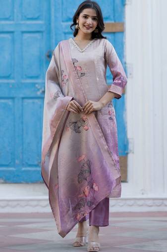 Women Floral Printed Regular Chanderi Silk Kurta with Trousers & With Dupatta